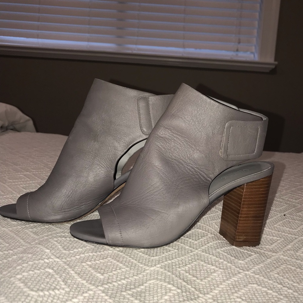 Vince. Faye open toe gray leather booties